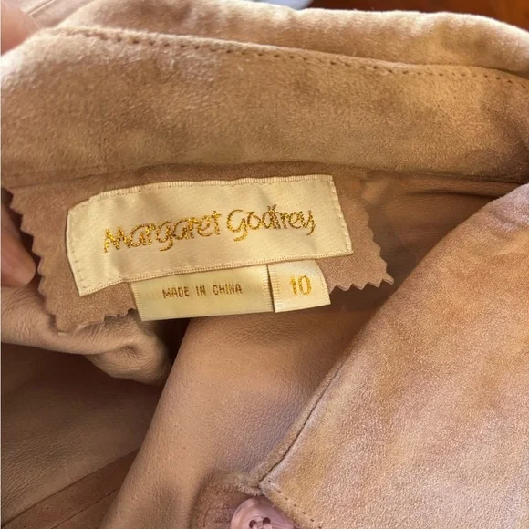 Elegant Suede Blazer in Soft Pink - Picture 4 of 5